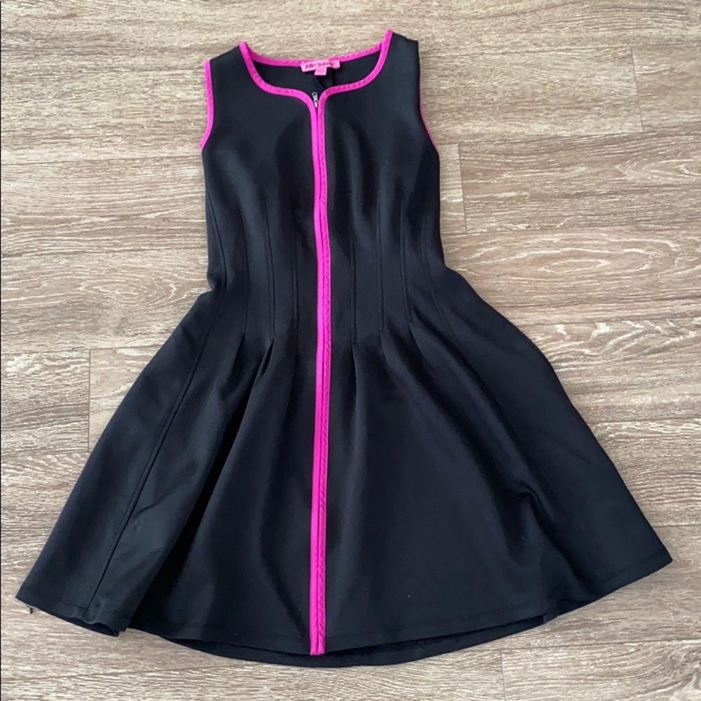 Betsy Johnson skater dress sz 6 black